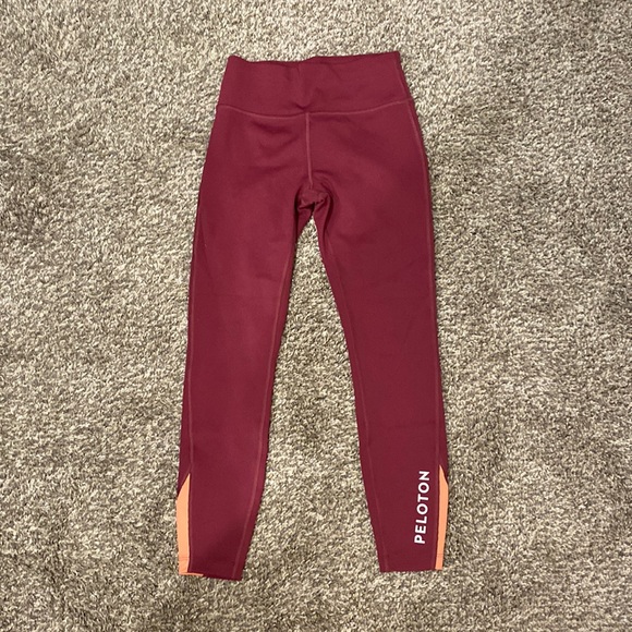 Peloton Maroon & peach Leggings Size Small - Picture 1 of 2